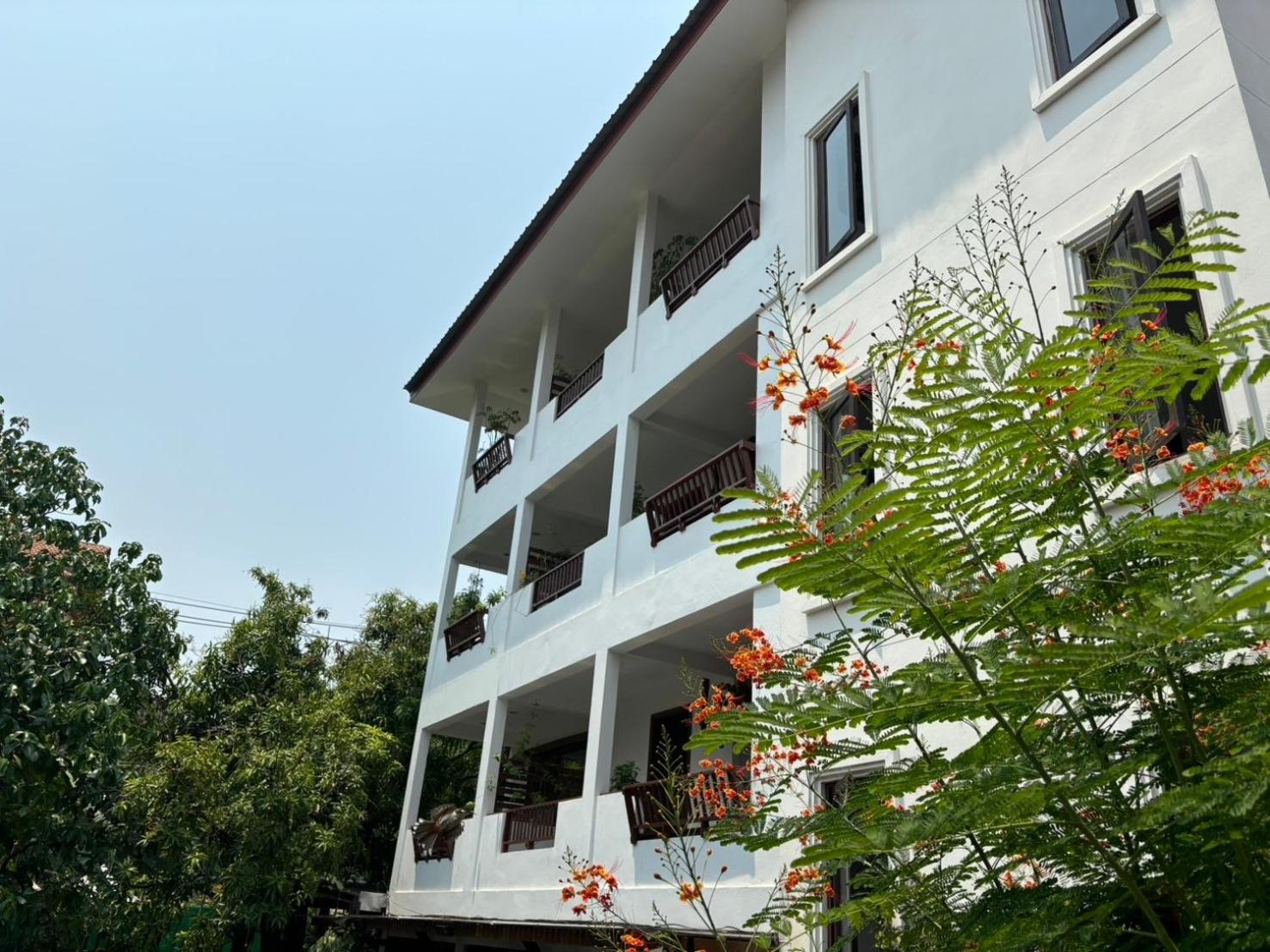 Yindee Stylish Guesthouse Чиангмай Экстерьер фото