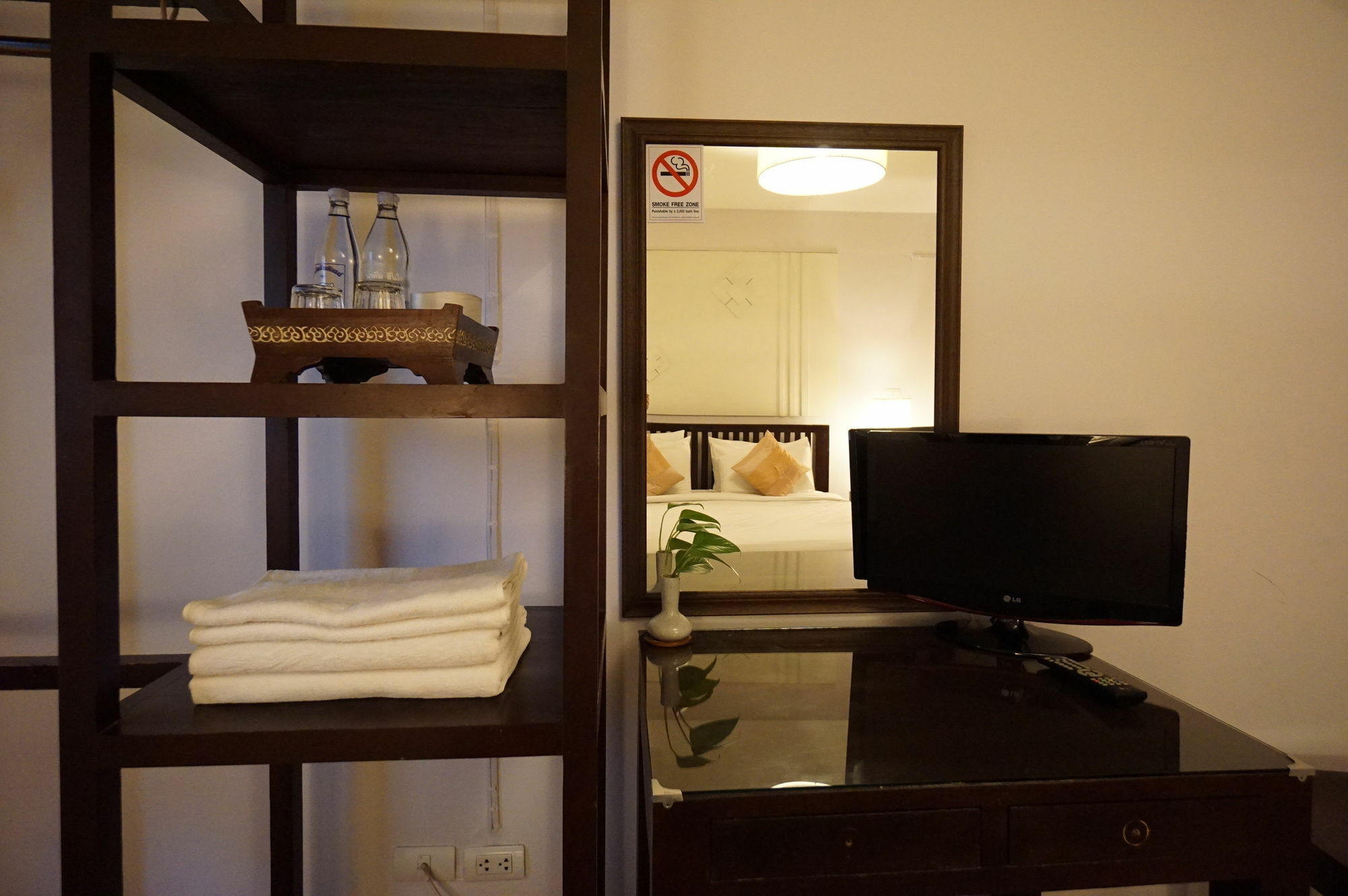 Yindee Stylish Guesthouse Чиангмай Экстерьер фото
