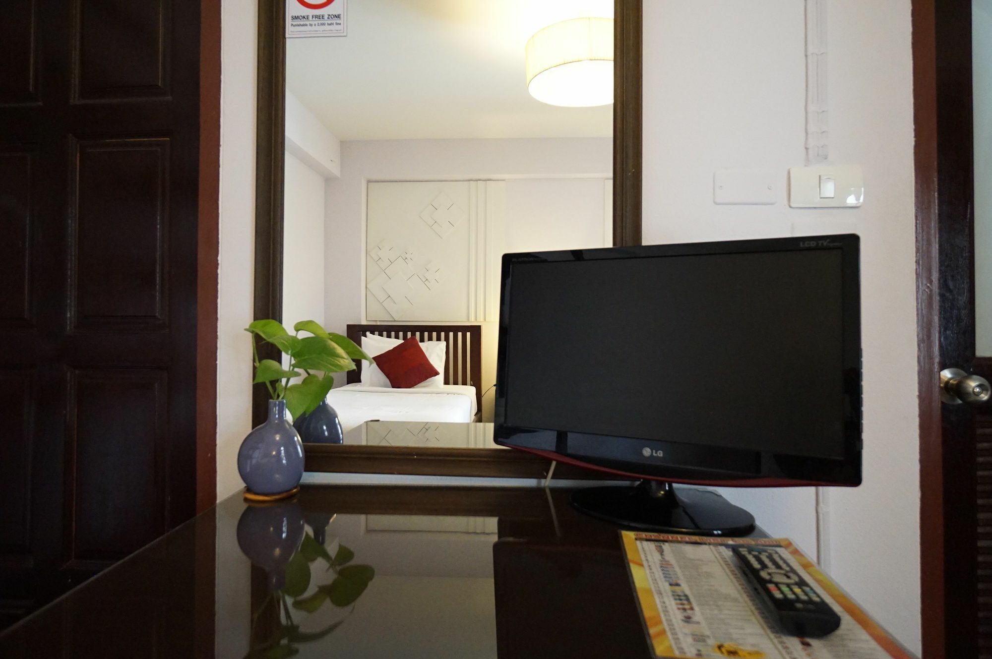 Yindee Stylish Guesthouse Чиангмай Экстерьер фото